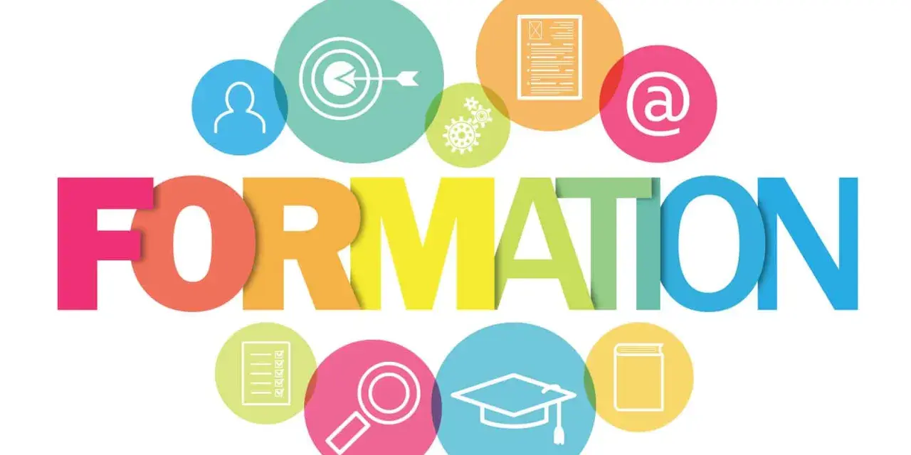 La commission formation CSE s'appuie sur des icônes : cible, document, email, loupe, diplôme, livre.