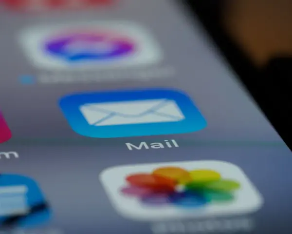 Icône Mail sur un smartphone. Idéal pour trouver un modèle lettre employeur pour reprise de travail.